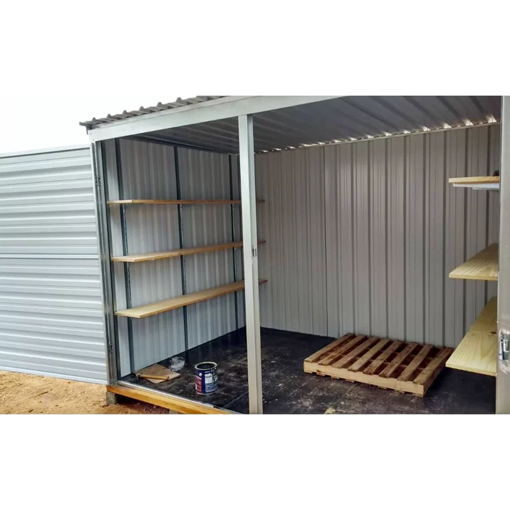 Depósito de Jardim Modelo 5 (Porta Pivotante). Podem ser instalados ganchos e prateleiras (não inclusos)